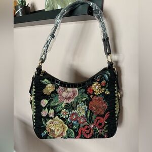 Mellow World Floral Embroidered and hand-beaded tapestry bag-new